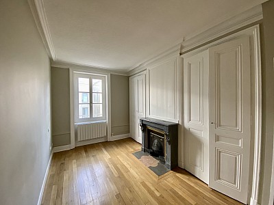 APPARTEMENT T2 A LOUER - LYON 7EME ARRONDISSEMENT - 56.69 m2 - 1 089 € charges comprises par mois