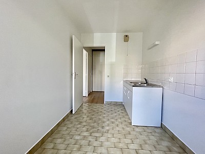 APPARTEMENT T2 A LOUER - LYON 8EME ARRONDISSEMENT - 851€ charges comprises par mois