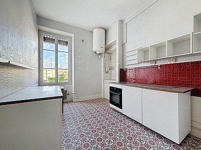 APPARTEMENT T2 A LOUER - LYON 8EME ARRONDISSEMENT - 74.53 m2 - 868 € charges comprises par mois