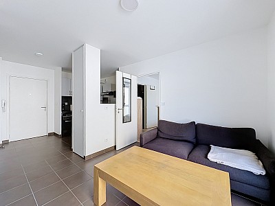 APPARTEMENT T2 A LOUER - NEUVILLE SUR SAONE - 37.4 m2 - 760 &euro; charges comprises par mois