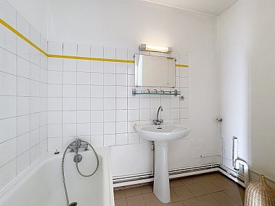 APPARTEMENT T2 A LOUER - ST GENIS LAVAL - 53.65 m2 - 788 € charges comprises par mois