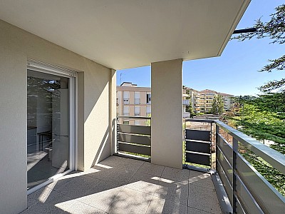 APPARTEMENT T2 A LOUER - TASSIN LA DEMI LUNE - 43.19 m2 - 830 &euro; charges comprises par mois