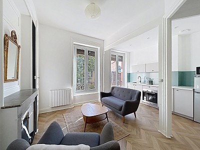 APPARTEMENT T2 A LOUER - TASSIN LA DEMI LUNE - 39.65 m2 - 840 € charges comprises par mois