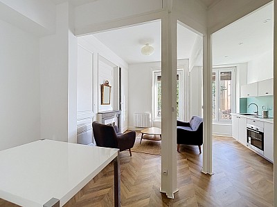 APPARTEMENT T2 A LOUER - TASSIN LA DEMI LUNE - 39.65 m2 - 840 € charges comprises par mois
