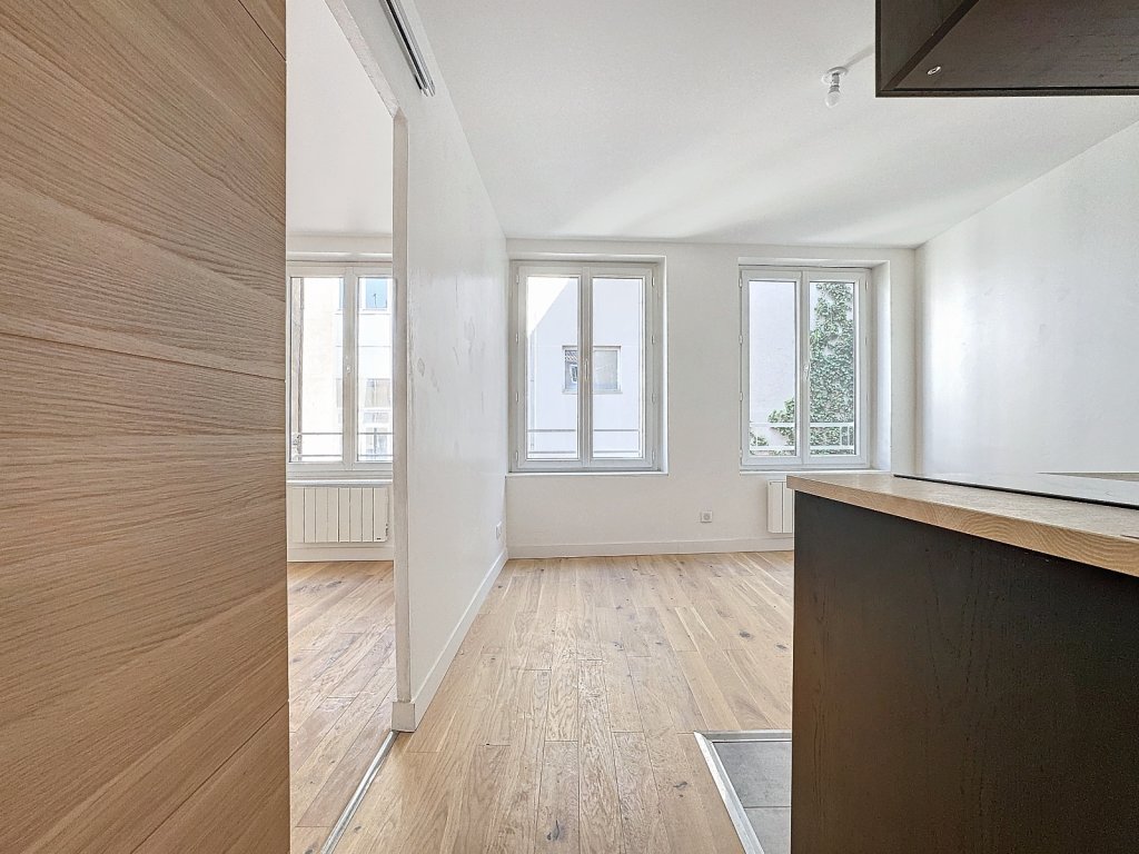 APPARTEMENT T2 - LYON 1ER ARRONDISSEMENT - 27 m2 - VENDU