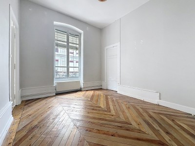 APPARTEMENT T2 A VENDRE - LYON 7EME ARRONDISSEMENT - 66 m2 - 295 000 €