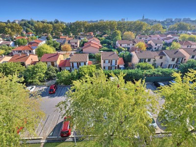 Appartement 2 pièces avec balcon - 1 chambre A VENDRE - RILLIEUX LA PAPE - 49.07 m2 - 150 000 &euro;