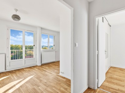 Appartement 2 pièces avec balcon - 1 chambre A VENDRE - RILLIEUX LA PAPE - 49.07 m2 - 150 000 &euro;