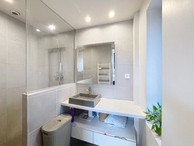 APPARTEMENT T2 A VENDRE - ST CYR AU MONT D OR - 61 m2 - 288000€