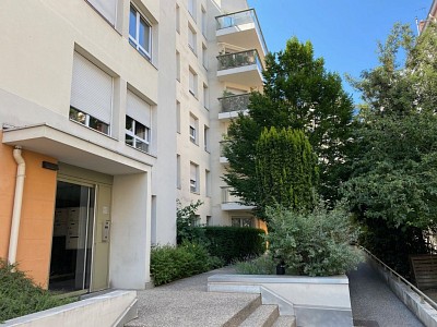 APPARTEMENT T2 - VILLEURBANNE - 55.04 m2 - VENDU