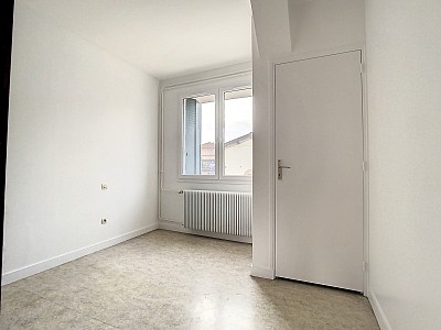 APPARTEMENT T3 A LOUER - CHAPONOST - 83.26 m2 - 922€ charges comprises par mois