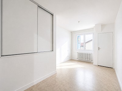 APPARTEMENT T3 A LOUER - CHAPONOST - 83.26 m2 - 855 &euro; charges comprises par mois
