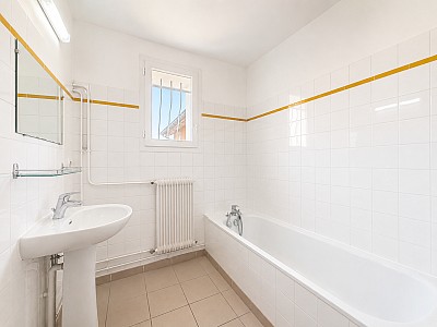 APPARTEMENT T3 A LOUER - CHAPONOST - 83.26 m2 - 855 &euro; charges comprises par mois