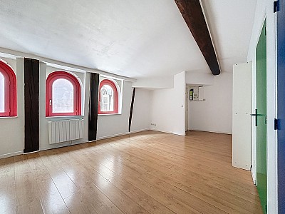 APPARTEMENT T3 A LOUER - LYON 1ER ARRONDISSEMENT - 56.04 m2 - 871€ charges comprises par mois
