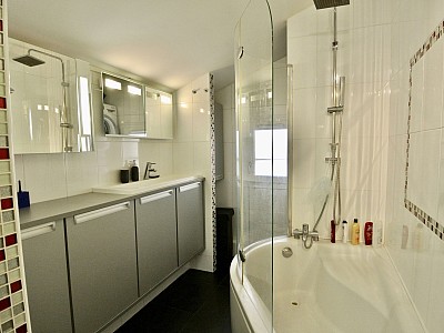 APPARTEMENT T3 A LOUER - LYON 1ER ARRONDISSEMENT - 71.6 m2 - 1293€ charges comprises par mois