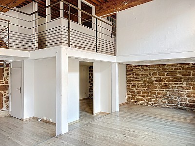 APPARTEMENT T3 A LOUER - LYON 1ER ARRONDISSEMENT - 82.56 m2 - 1333€ charges comprises par mois