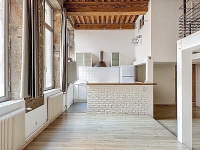 APPARTEMENT T3 A LOUER - LYON 1ER ARRONDISSEMENT - 82.56 m2 - 1333€ charges comprises par mois