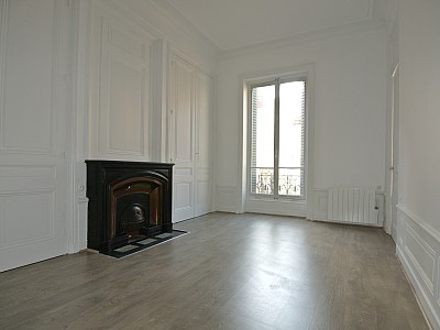 APPARTEMENT T3 A LOUER - LYON 2EME ARRONDISSEMENT - 112.62 m2 - 1628 € charges comprises par mois