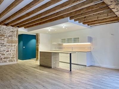 APPARTEMENT T3 A LOUER - LYON 2EME ARRONDISSEMENT - 104.57 m2 - 1800€ charges comprises par mois