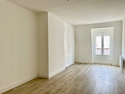 APPARTEMENT T3 A LOUER - LYON 2EME ARRONDISSEMENT - 104.57 m2 - 1800€ charges comprises par mois