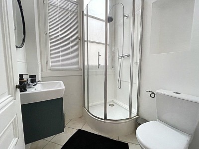 APPARTEMENT T3 A LOUER - LYON 2EME ARRONDISSEMENT - 145.48 m2 - 2433€ charges comprises par mois