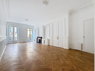 APPARTEMENT T3 A LOUER - LYON 2EME ARRONDISSEMENT - 117.94 m2 - 1891€ charges comprises par mois
