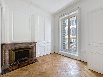APPARTEMENT T3 A LOUER - LYON 2EME ARRONDISSEMENT - 117.94 m2 - 1891€ charges comprises par mois