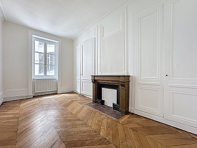 APPARTEMENT T3 A LOUER - LYON 2EME ARRONDISSEMENT - 82.25 m2 - 1155€ charges comprises par mois