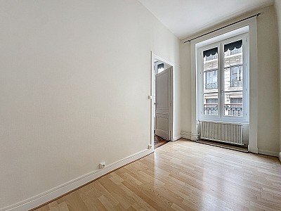 APPARTEMENT T3 A LOUER - LYON 2EME ARRONDISSEMENT - 82.25 m2 - 1155€ charges comprises par mois
