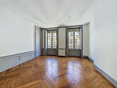 APPARTEMENT T3 A LOUER - LYON 2EME ARRONDISSEMENT - 83.73 m2 - 1 637,40 € charges comprises par mois