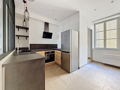 APPARTEMENT T3 A LOUER - LYON 2EME ARRONDISSEMENT - 83.73 m2 - 1 637,40 € charges comprises par mois