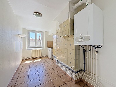 APPARTEMENT T3 A LOUER - LYON 2EME ARRONDISSEMENT - 82.71 m2 - 1 223 € charges comprises par mois