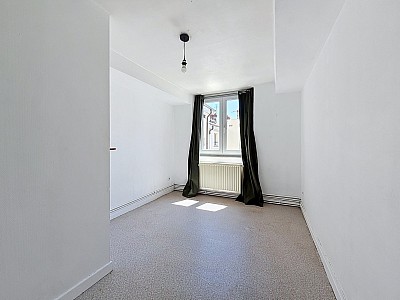 APPARTEMENT T3 A LOUER - LYON 2EME ARRONDISSEMENT - 82.71 m2 - 1 223 € charges comprises par mois