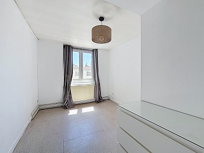 APPARTEMENT T3 A LOUER - LYON 2EME ARRONDISSEMENT - 82.71 m2 - 1 223 € charges comprises par mois