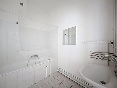 APPARTEMENT T3 A LOUER - LYON 3EME ARRONDISSEMENT - 93.27 m2 - 1 166 € charges comprises par mois