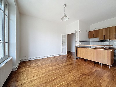 APPARTEMENT T3 A LOUER - LYON 3EME ARRONDISSEMENT - 75.51 m2 - 1101€ charges comprises par mois