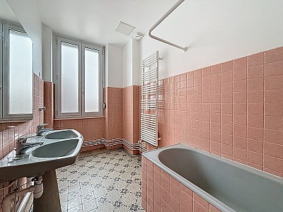 APPARTEMENT T3 A LOUER - LYON 3EME ARRONDISSEMENT - 99.12 m2 - 1�474�&euro; charges comprises par mois