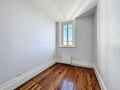 APPARTEMENT T3 A LOUER - LYON 3EME ARRONDISSEMENT - 60.8 m2 - 851 € charges comprises par mois