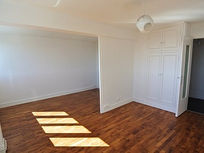 APPARTEMENT T3 A LOUER - LYON 4EME ARRONDISSEMENT Cdt Arnaud-Dumont d Urville - 62.34 m2 - 888�&euro; charges comprises par mois