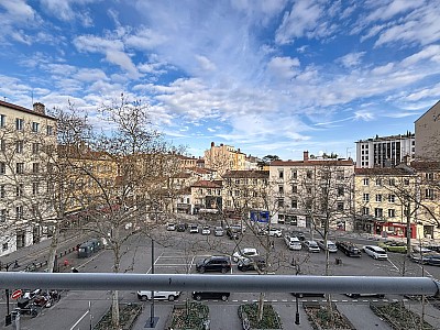 APPARTEMENT T3 A LOUER - LYON 4EME ARRONDISSEMENT - 77.68 m2 - 1�065�&euro; charges comprises par mois