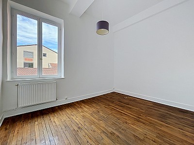 APPARTEMENT T3 A LOUER - LYON 4EME ARRONDISSEMENT - 60.04 m2 - 925 &euro; charges comprises par mois