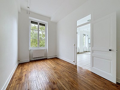APPARTEMENT T3 A LOUER - LYON 4EME ARRONDISSEMENT - 60.04 m2 - 925 &euro; charges comprises par mois