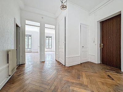 APPARTEMENT T3 A LOUER - LYON 6EME ARRONDISSEMENT - 88.83 m2 - 1080€ charges comprises par mois