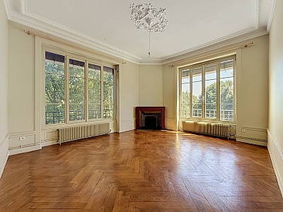 APPARTEMENT T3 A LOUER - LYON 6EME ARRONDISSEMENT - 86.42 m2 - 1 380 € charges comprises par mois