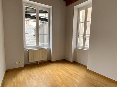 APPARTEMENT T3 A LOUER - LYON 7EME ARRONDISSEMENT - 61.5 m2 - 842€ charges comprises par mois