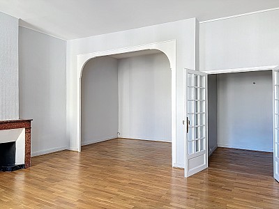 APPARTEMENT T3 A LOUER - LYON 7EME ARRONDISSEMENT - 110.49 m2 - 1411€ charges comprises par mois
