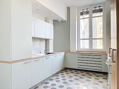 APPARTEMENT T3 A LOUER - LYON 7EME ARRONDISSEMENT - 110.49 m2 - 1411€ charges comprises par mois