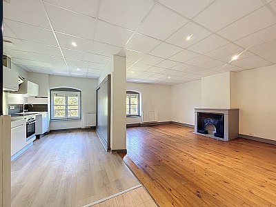 APPARTEMENT T3 A LOUER - LYON 7EME ARRONDISSEMENT - 90.04 m2 - 1353€ charges comprises par mois