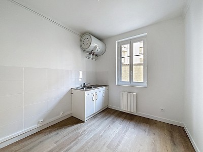 APPARTEMENT T3 A LOUER - LYON 7EME ARRONDISSEMENT - 52.68 m2 - 791€ charges comprises par mois