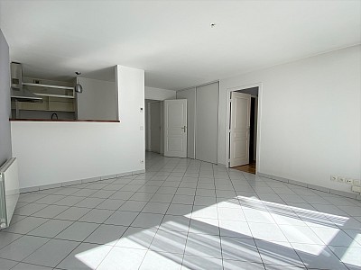 APPARTEMENT T3 A LOUER - LYON 7EME ARRONDISSEMENT - 66.55 m2 - 1 066 € charges comprises par mois
